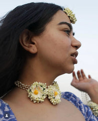 White & Yellow Floral Necklace Set 🌼✨