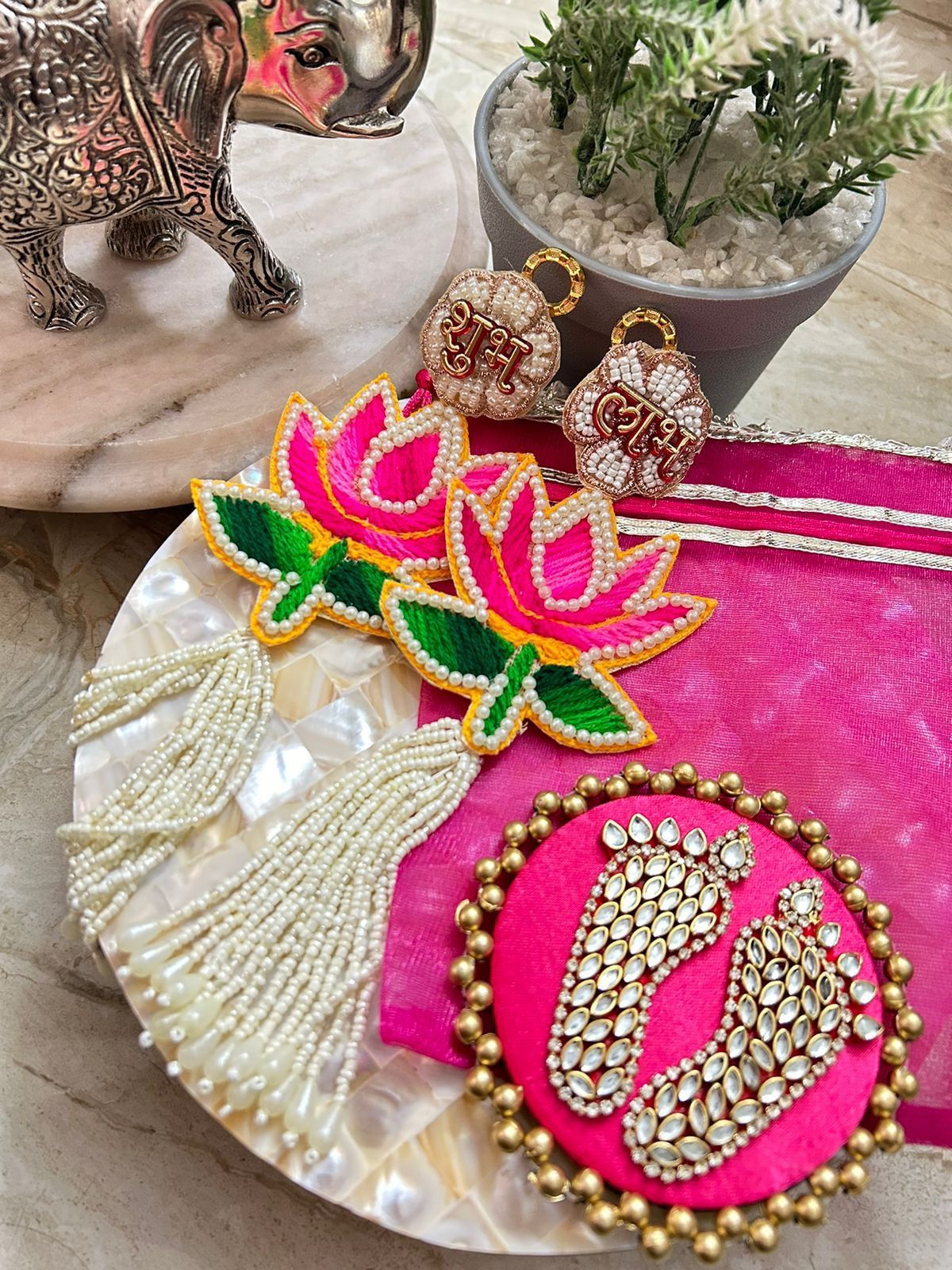 Lotus Shubh-Labh Pair With Lakshmi Charan