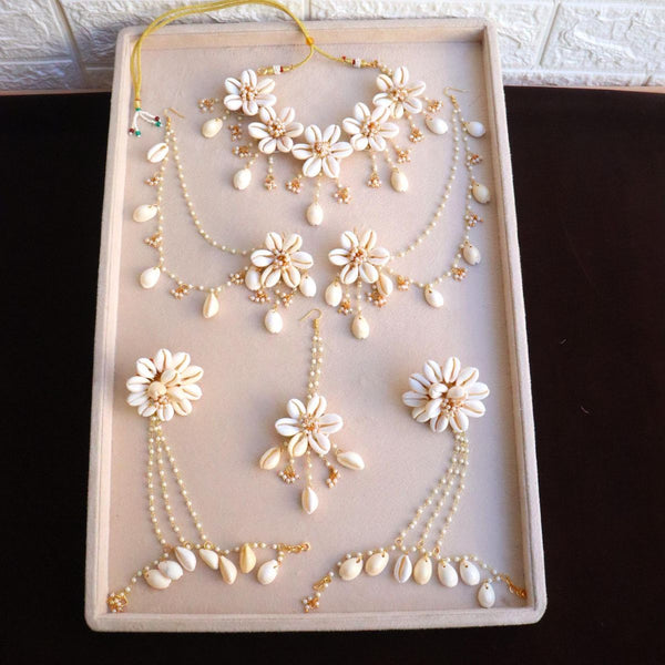 Shell Necklace Set