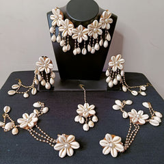 Shell Necklace Set